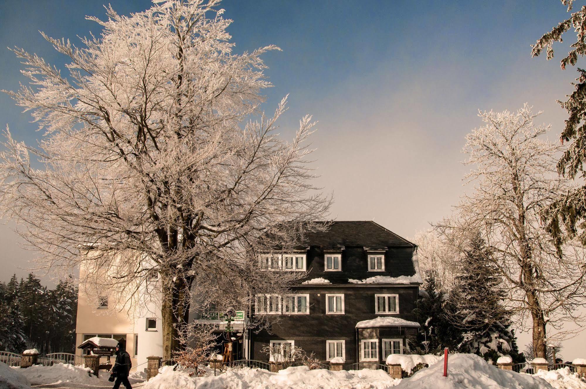 Hotel Haus Oberland Masserberg Bagian luar foto