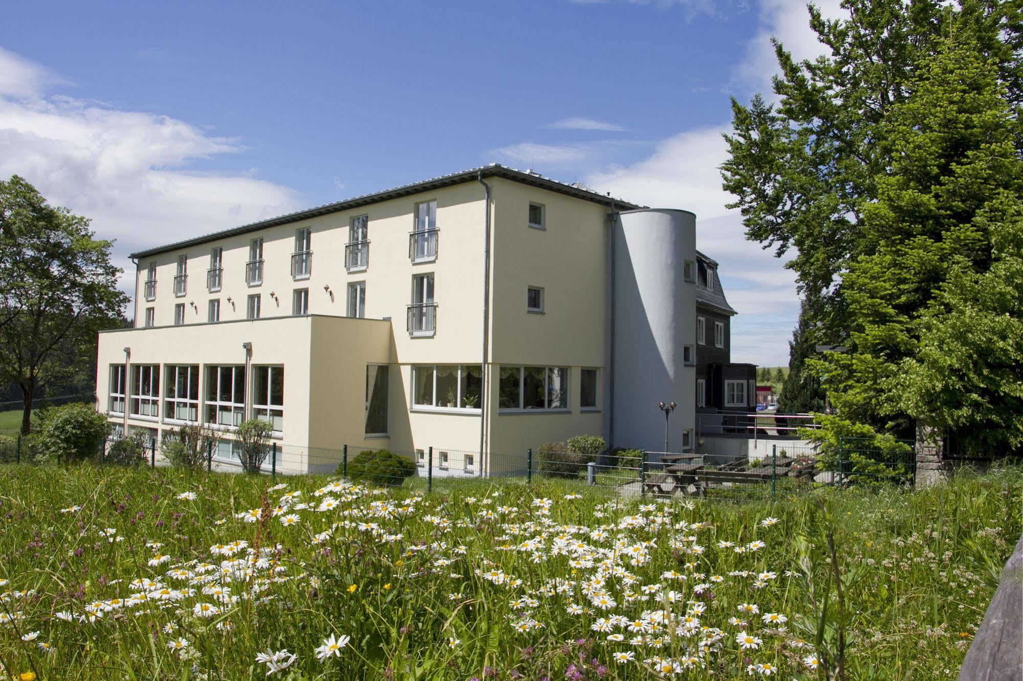 Hotel Haus Oberland Masserberg Bagian luar foto